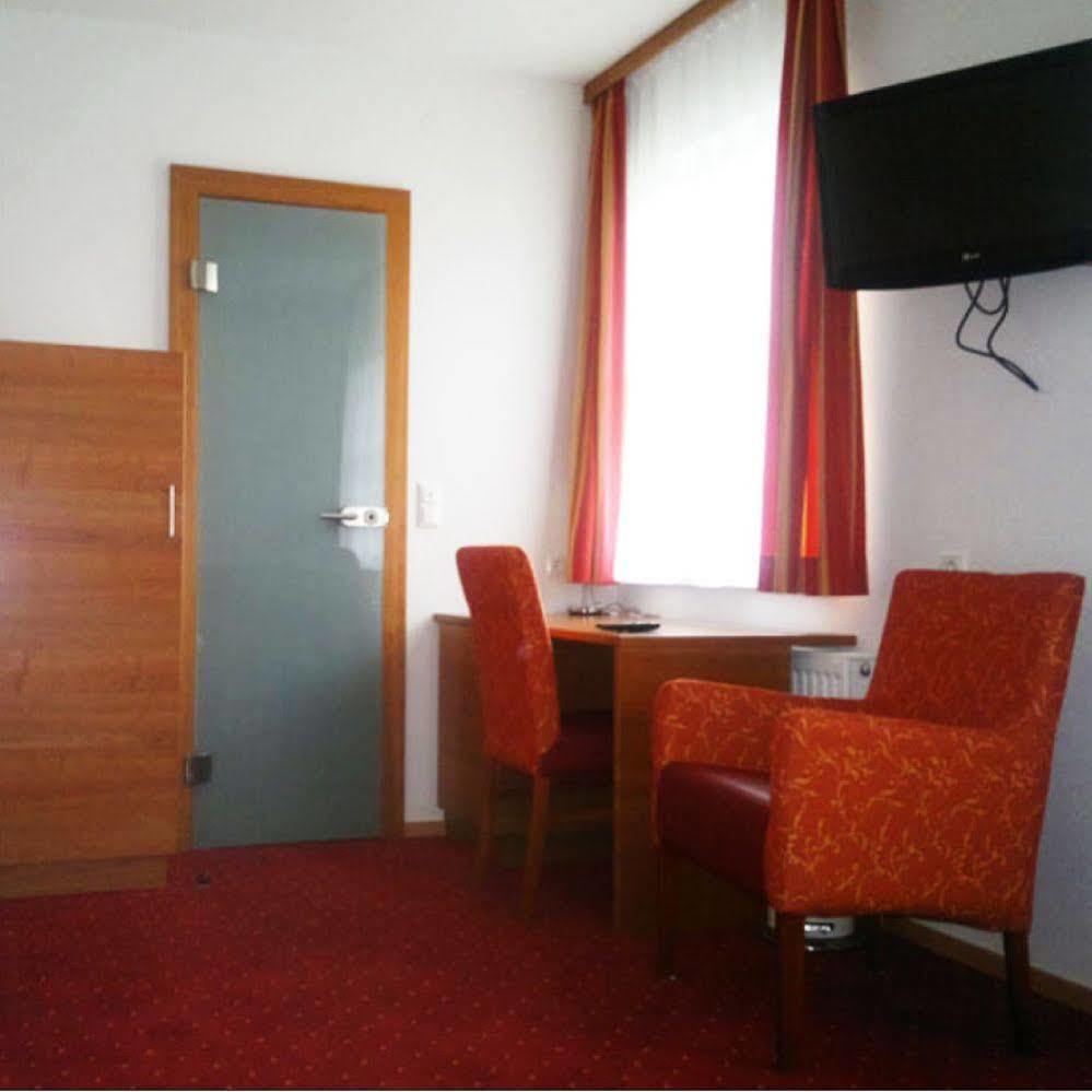 Schillerhof Hotel Garni Vocklabruck Exterior photo