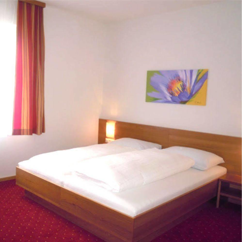 Schillerhof Hotel Garni Vocklabruck Exterior photo
